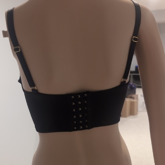 Victoria's Secret Black Lace Bra with Plunge Neckline - Picture 5 of 7